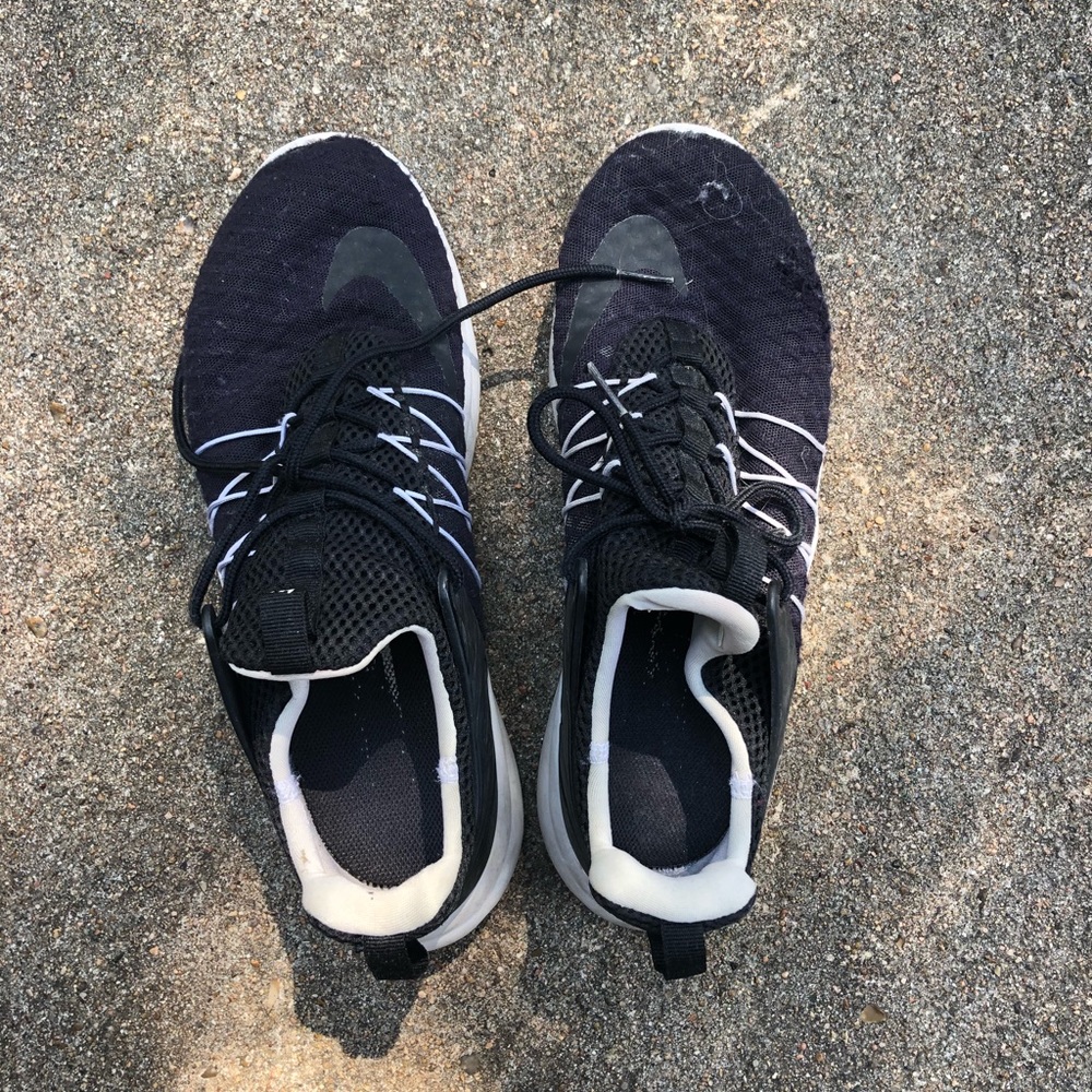 Nike shoes size 9